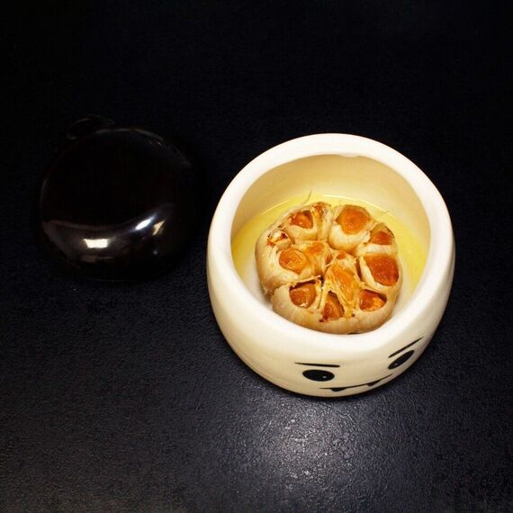 Winkee - Vampire Garlic Roaster and Storage / Gadgets