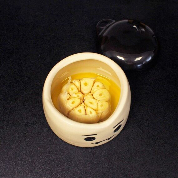 Winkee - Vampire Garlic Roaster and Storage / Gadgets