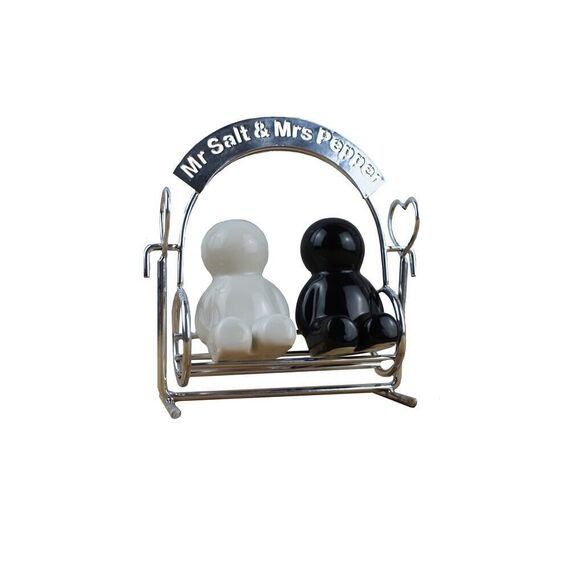 Winkee - Mr Salt & Mrs Pepper Shakers - Salt and Pepper Dispenser / Gadgets