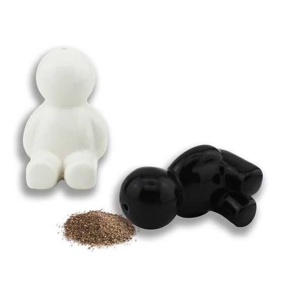 Winkee - Mr Salt & Mrs Pepper Shakers - Salt and Pepper Dispenser / Gadgets
