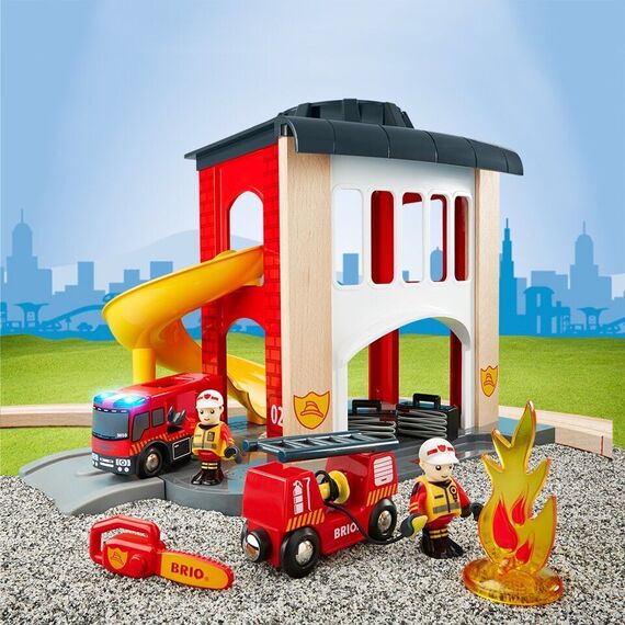 BRIO World - Rescue - Fire Station (33833) / Toys