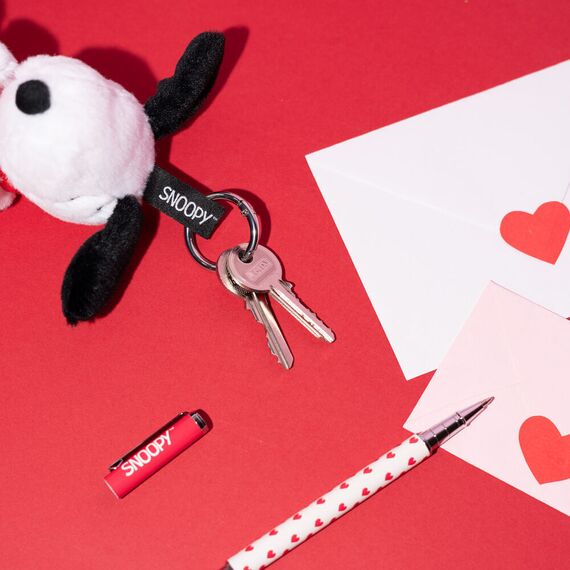 Peanuts Snoopy plush keychain |  Techbox