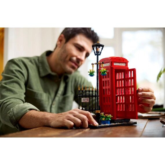 LEGO IDEAS 21347 Red London Telephone Box |  Techbox