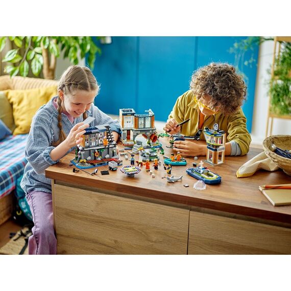 LEGO City - Police Prison Island (60419) / Toys |  Techbox