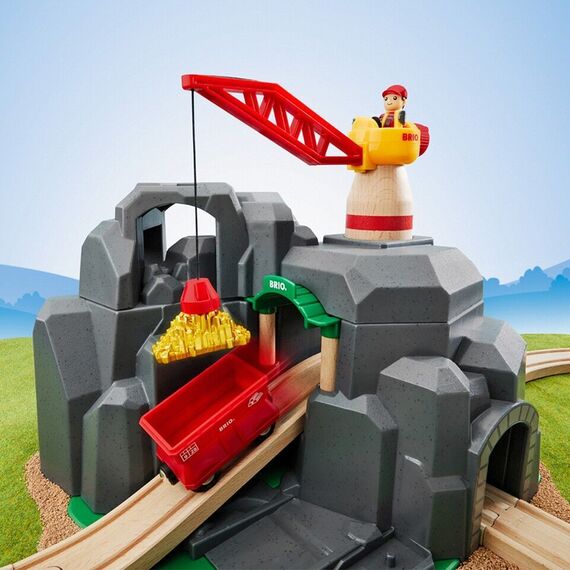 BRIO - Crane and Mountain Tunnel (33889) / Toys