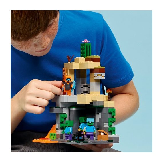 LEGO - Minecraft – The Zombie Dungeon (21587) / Toys