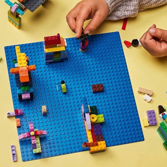 LEGO Classic - Blue Baseplate (11025) / Toys |  Techbox