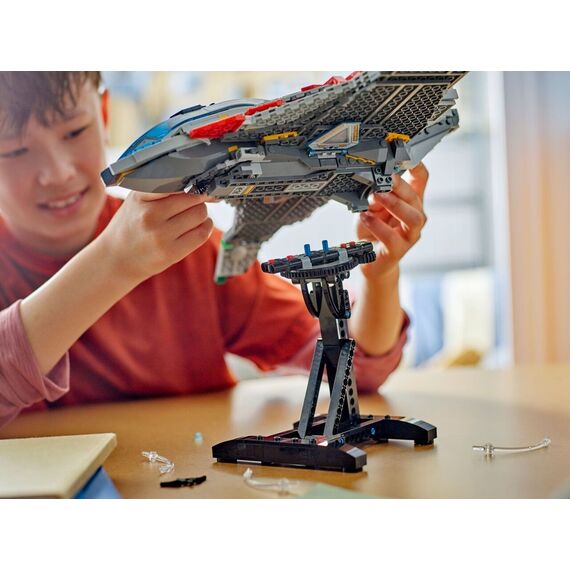 LEGO - Super Heroes - Avengers: Age of Ultron Quinjet (76325) / Toys - Lego - Collectibles - Techbox