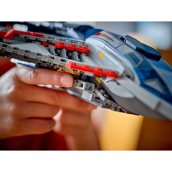 LEGO - Super Heroes - Avengers: Age of Ultron Quinjet (76325) / Toys - Lego - Collectibles - Techbox