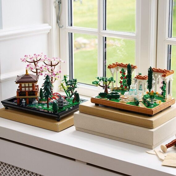 LEGO - Icons - Fountain Garden (10359). / Toys |  Techbox