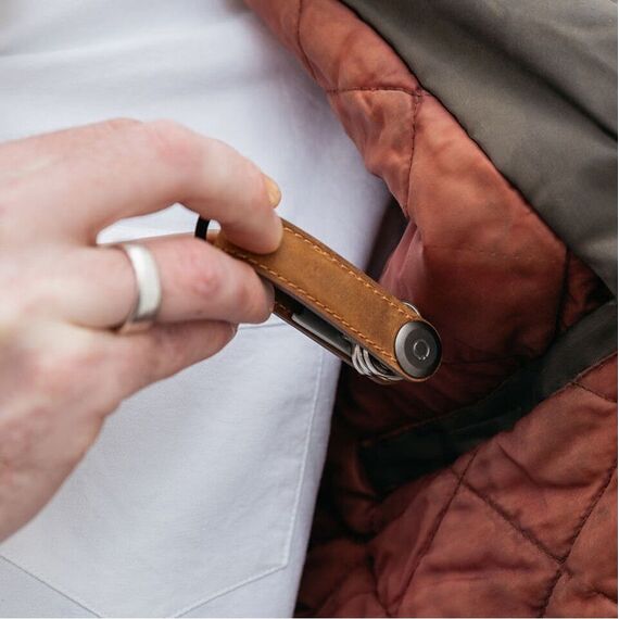 Orbitkey - Crazy Horse Leather Key Organiser - Chestnut Brown/Brown / Gadgets