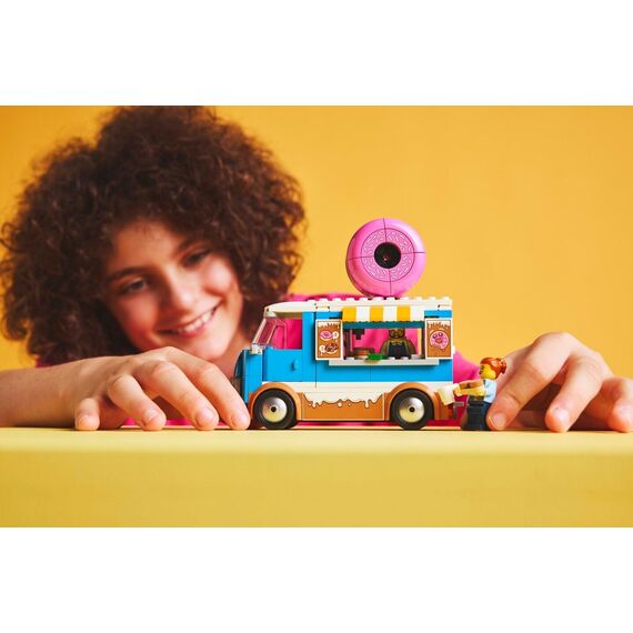 LEGO - LEGO City - Doughnut Truck (60452) / Toys |  Techbox