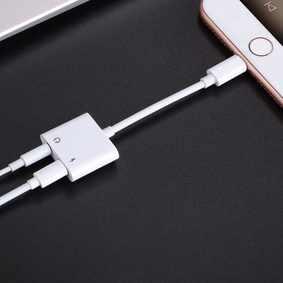 Joyroom S-Y104 headphone adapter Lightning - Lightning / mini jack 3.5mm - white | Techbox