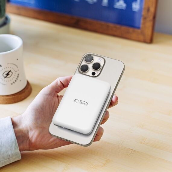 Tech-Protect LifeMag PB10 Powerbank with MagSafe 5000mAh 15W USB-C port - white + USB-C cable - Powerbanks - Smartphone Chargers - Techbox