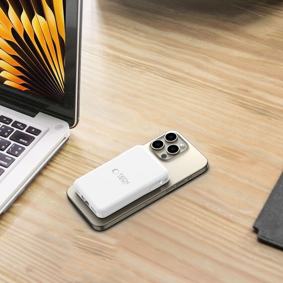 Tech-Protect LifeMag PB31 Powerbank with MagSafe 10000mAh 15W USB-C / USB-A / built-in USB-C / Lightning cables - white - Powerbanks - Smartphone Chargers - Techbox