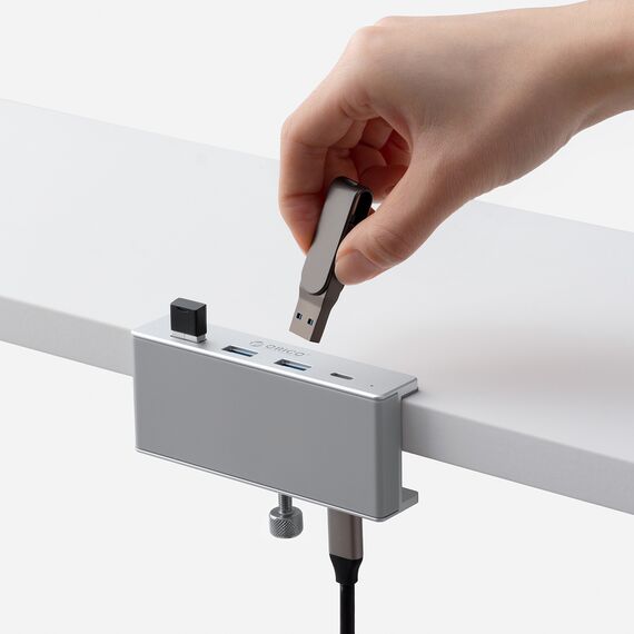Orico MH4PC Hub Clamp-Mounted USB-C / 3x USB-A 3.0 + 1x USB-C 3.0 - Silver - USB Hubs & Card Readers - Peripherals - Techbox