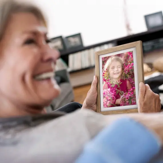 Wozinsky WRC-32 10.1" Digital Photo Frame with Frameo 32GB App - Light Brown | Techbox
