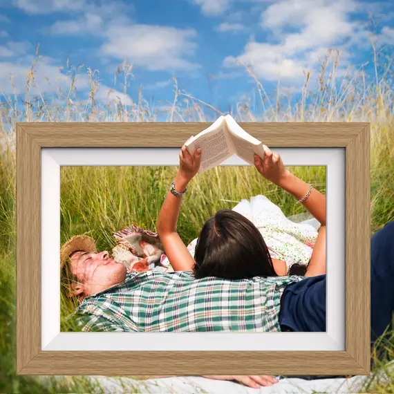 Wozinsky WRC-32 10.1" Digital Photo Frame with Frameo 32GB App - Light Brown | Techbox