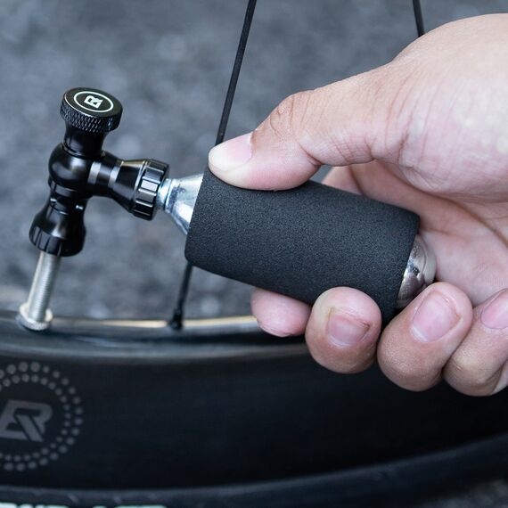 Rockbros CO₂ pump, aluminum alloy valve head, cartridge-free, Presta/Schrader compatible - black - Bicycle - Sports & Fitness - Techbox