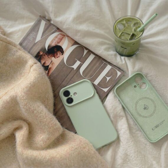 Tech-Protect Silicone MagSafe Case for iPhone 17 - Green - Uncategorized Cases (2) - Cases - Techbox