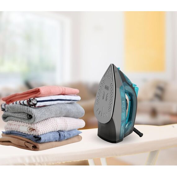 Iron Black+Decker BXIR2201E - Steam Irons - Home - Techbox