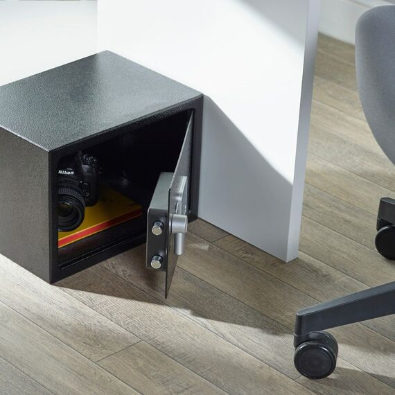 Yale YSV/250/DB2 Free Standing Safe 16.3 l Steel Black | Techbox