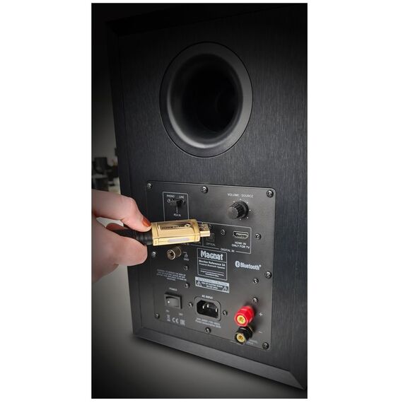 Magnat Monitor Reference 2A active columns 2-way speaker | Techbox