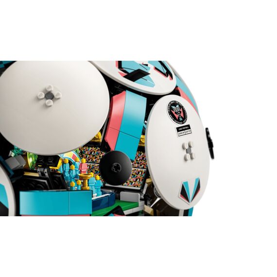 LEGO EDITIONS 43019 Soccer Ball |  Techbox