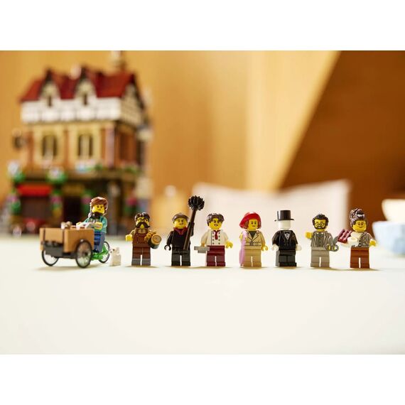 LEGO ICONS 10350 Tudor Corner |  Techbox