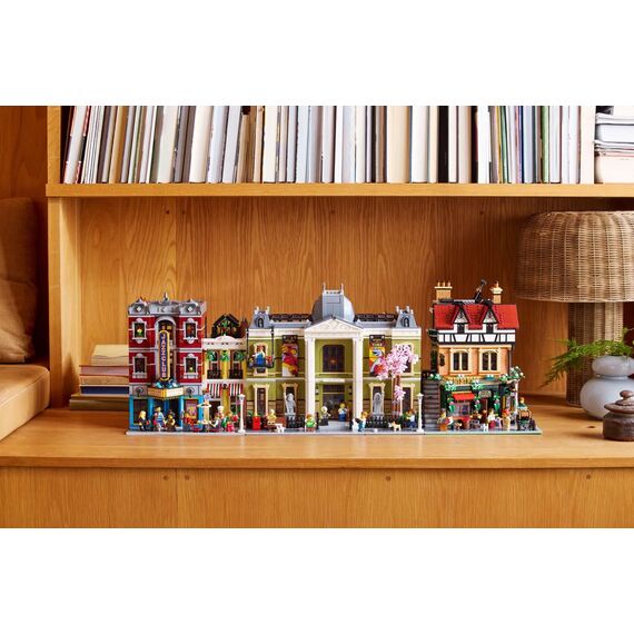 LEGO ICONS 10350 Tudor Corner |  Techbox
