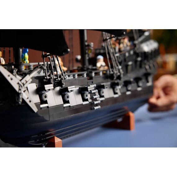 LEGO ICONS 10365 Captain Jack Sparrow's Pirate Ship |  Techbox