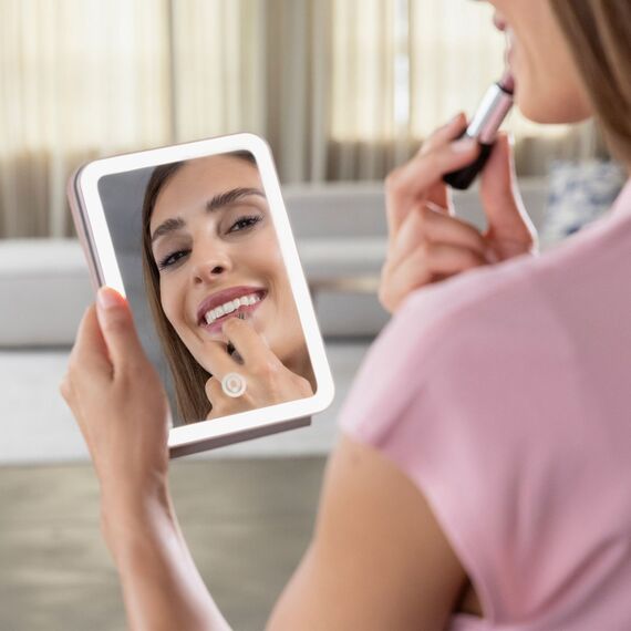Medisana CM 400 LED table mirror | Techbox