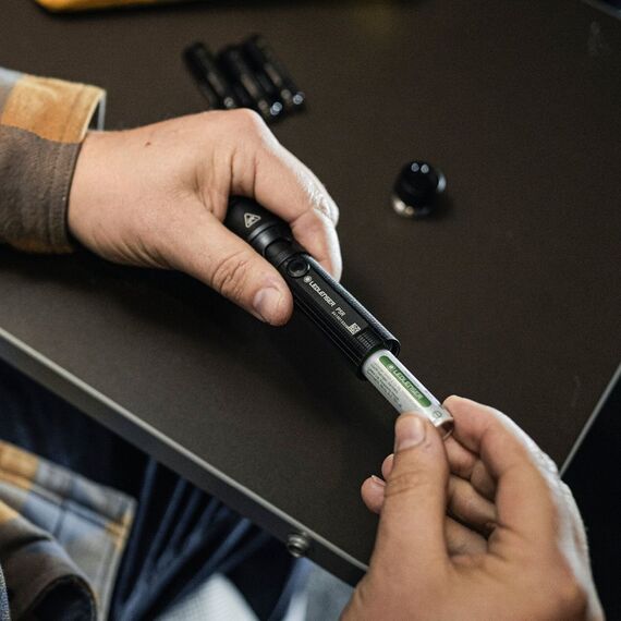 Ledlenser P5R Black Hand flashlight LED - Flashlights - Lighting - Techbox