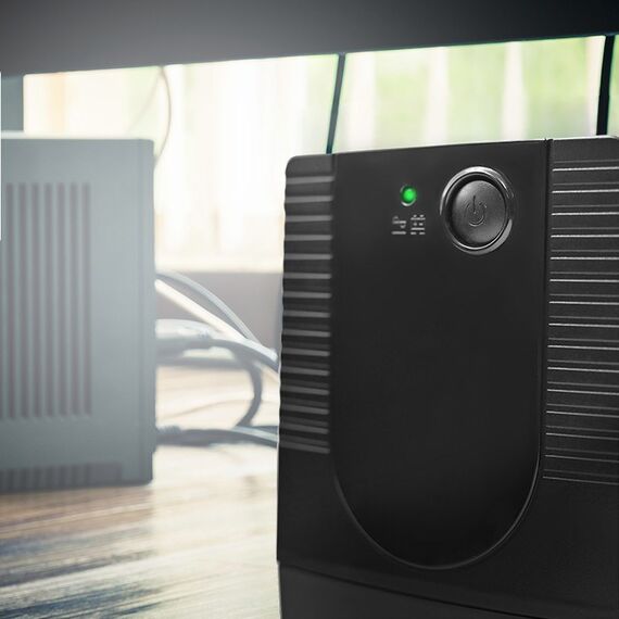 Qoltec 53773 Uninterruptible power supply Line Interactive | Monolith | 850VA | 480W - UPS & Surge Protectors - Surge Protection - Techbox