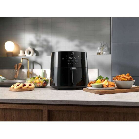 Electrolux EAF5B Single 5 L Stand-alone 1500 W Hot air fryer Black - Deep Fryers - Cooking - Techbox