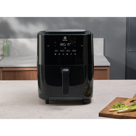 Electrolux EAF7SB Single 6.9 L Stand-alone 1700 W Hot air fryer Black - Deep Fryers - Cooking - Techbox