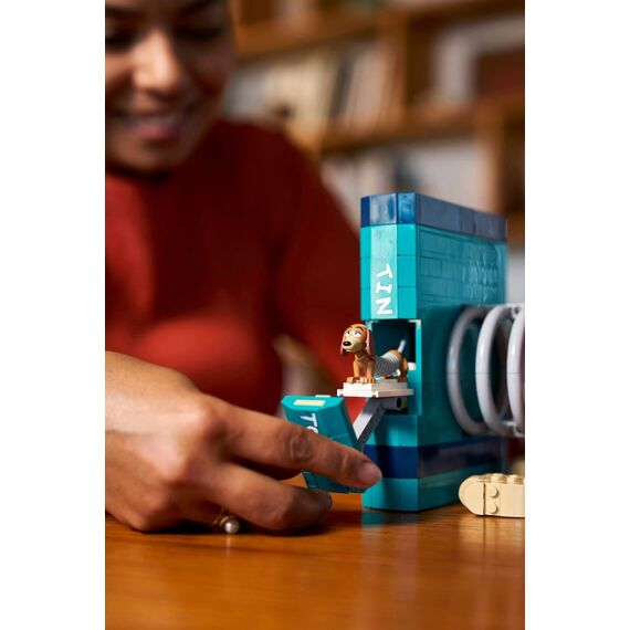 LEGO DISNEY 43301 Toy Story: Slinky Dog Bookends |  Techbox