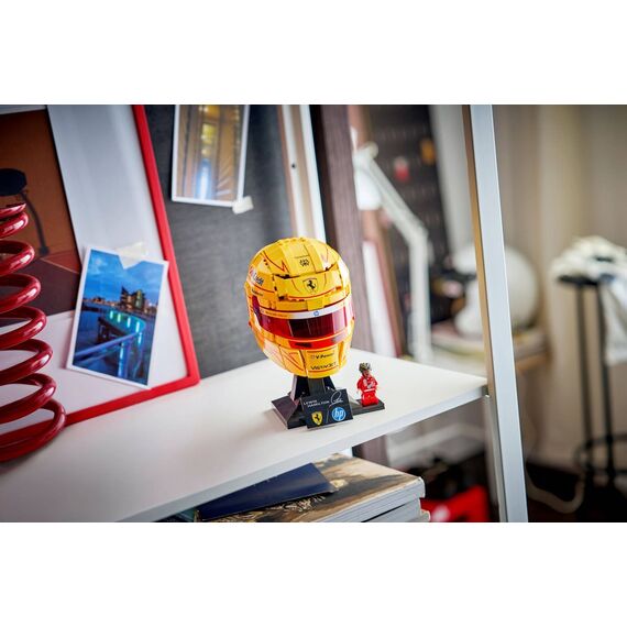 LEGO EDITIONS 43022 Scuderia Ferrari HP Lewis Hamilton Helmet |  Techbox