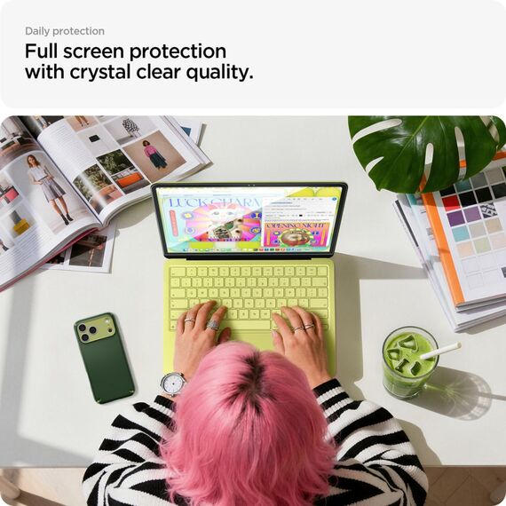 Szkło hartowane Spigen Glas.tR Slim FC na MacBook Neo 13" 2026 - czarne