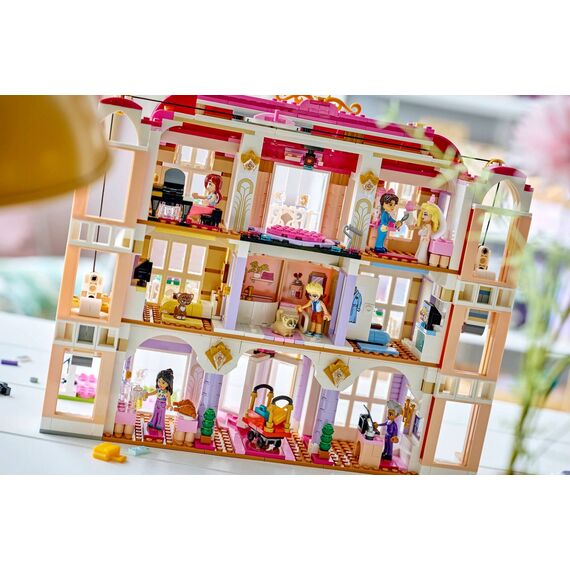 LEGO FRIENDS 42704 Heartlake City Grand Hotel