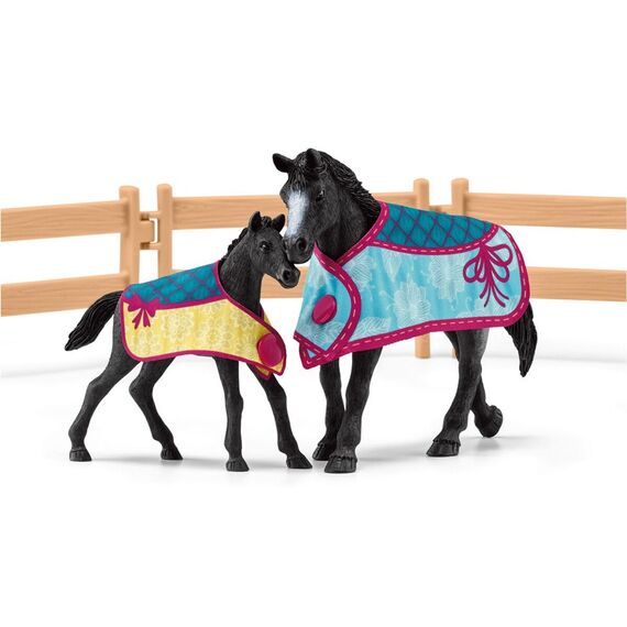 Schleich - Horse Club - Horse Box with Mare and Foal (42611) / Toys