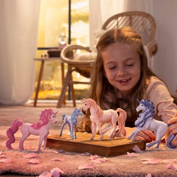 Schleich - Unicorn Mare Peach (70860) / Toys