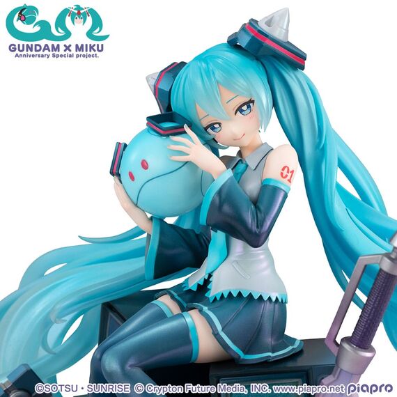 GUNDAM X HATSUNE MIKU - 45th Anniversary - Statue Lucrea 17cm