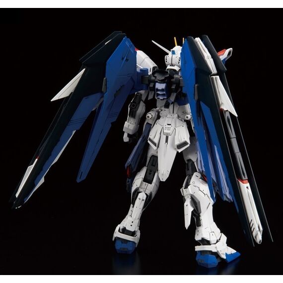 GUNDAM - MG Freedom Gundam Ver 2.0 1/100 - Model Kit