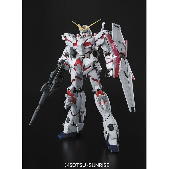 GUNDAM - Model Kit - Master Grade - Unicorn Gundam - 18 CM