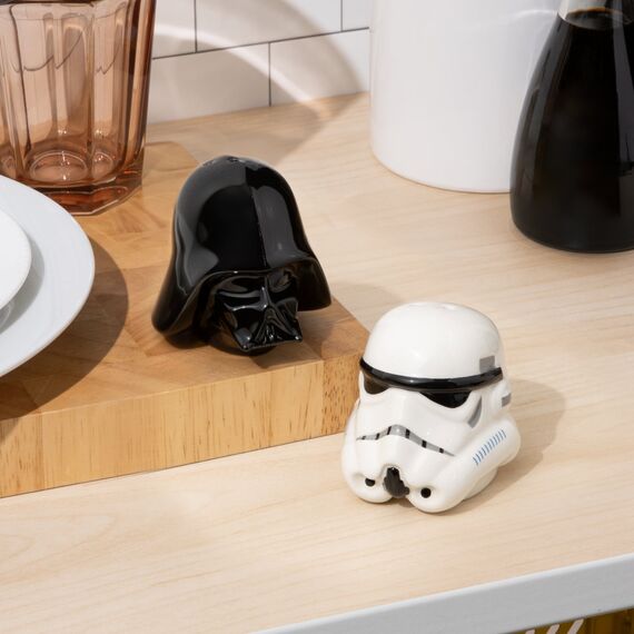 STAR WARS - Darth Vader & Stormtrooper - Salt and Pepper Shakers Set