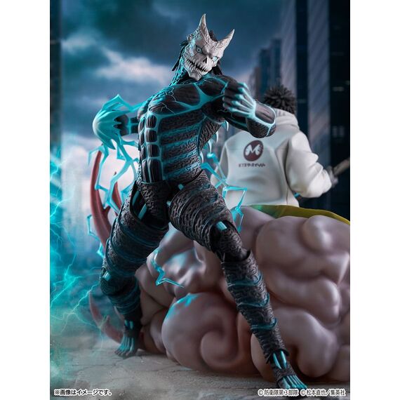 Kaiju No.8 SHIBUYA SCRAMBLE FIGURE PVC Statue 1/7 Kaiju No.8 & Kafka Hibino 29 cm