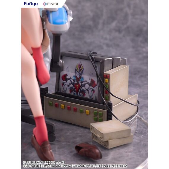 SSSS. Gridman Universe BiCute Bunnies PVC Statue Rikka Takarada Gaming Chair Ver. 19 cm