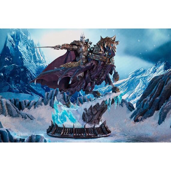 World of Warcraft Statue The Lich King & Invincible 68 cm