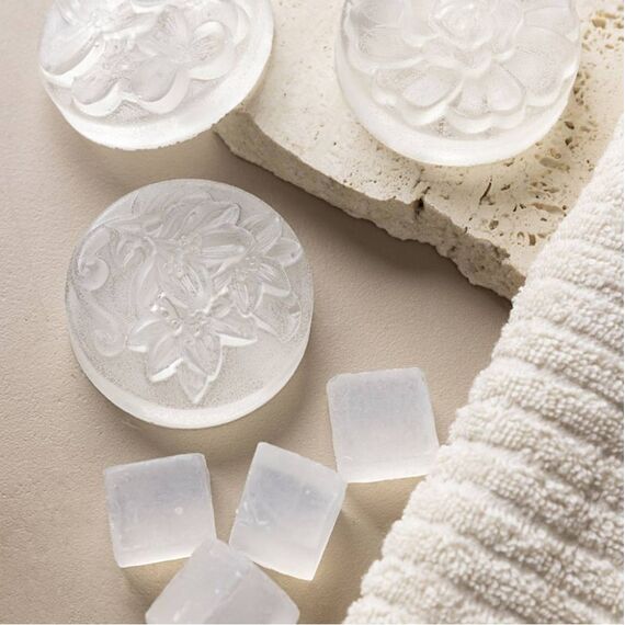 Creativ Company - Clear Soap Base, Granules, 500 g/ 1 pack (700260) / Toys